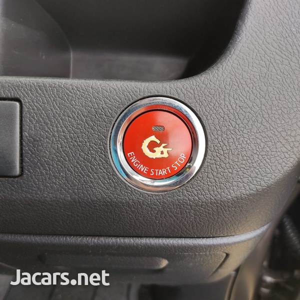 Toyota Noah 2,0L 2011-4
