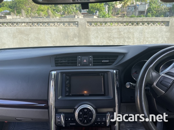 Toyota Mark X 2,5L 2012-6