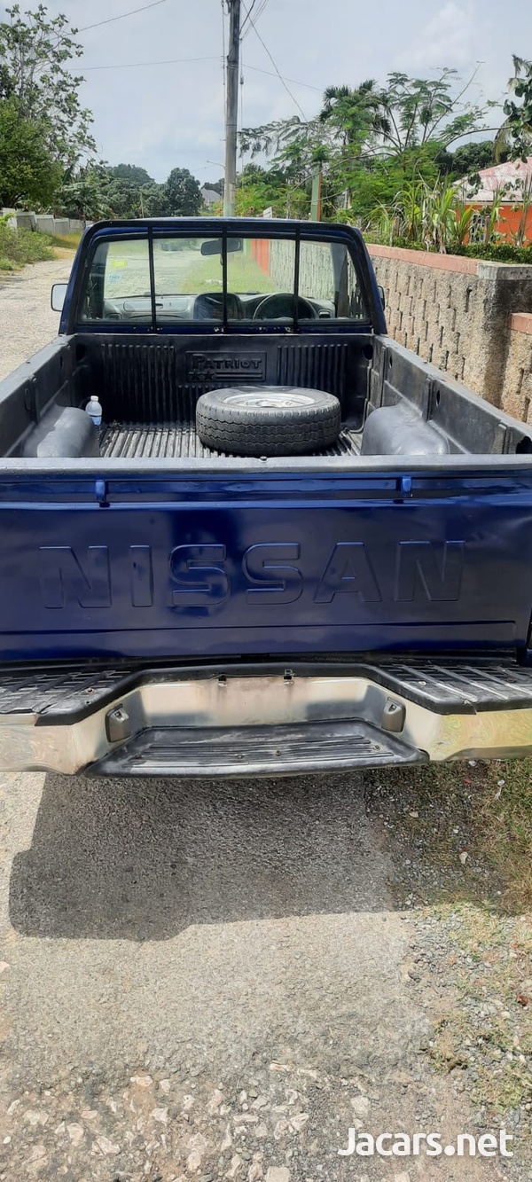 Nissan Frontier 2,0L 2002-9