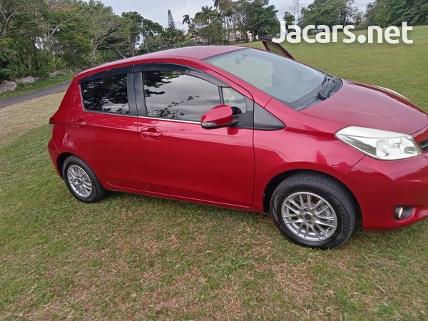 Toyota Vitz 1,3L 2013-7