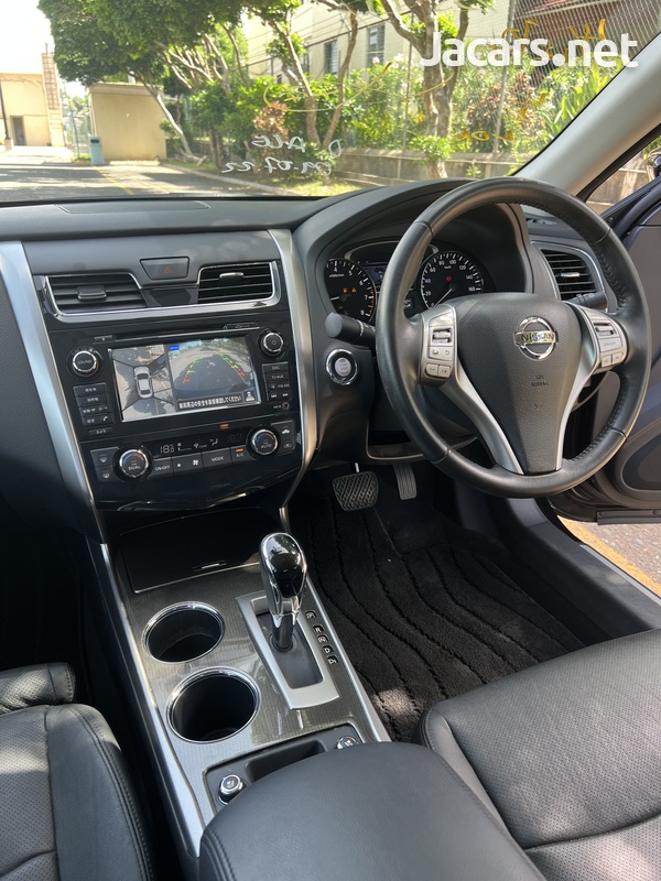 Nissan Teana 2,5L 2016-9
