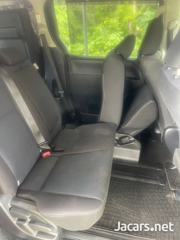2016 Toyota Noah-7