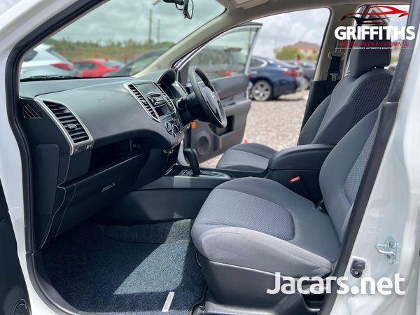 Nissan Wingroad 1,5L 2017-10