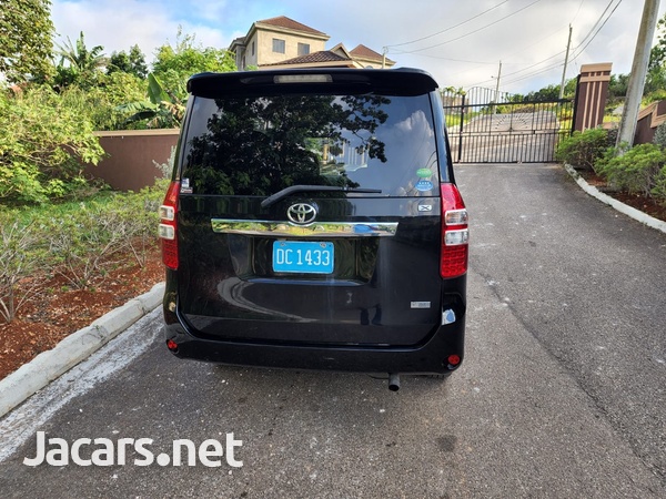 Toyota Noah 1,9L 2013-3