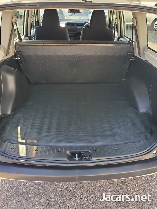 Toyota Probox 1,5L 2017-9