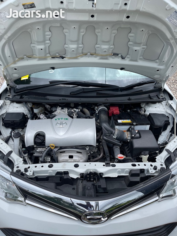 Toyota Axio 1,5L 2017-10