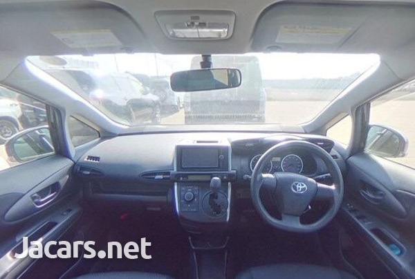Toyota Wish 1,8L 2013-7