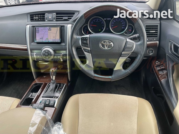 Toyota Mark X 2,5L 2013-4