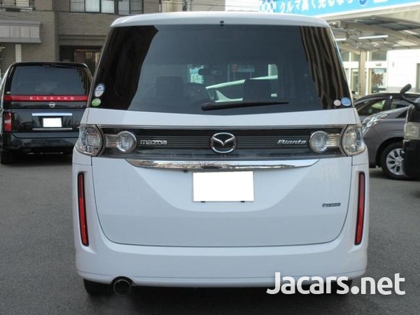 Mazda Biante 1,8L 2012-4