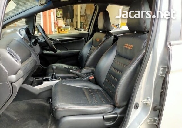 Honda Fit 1,4L 2016-14