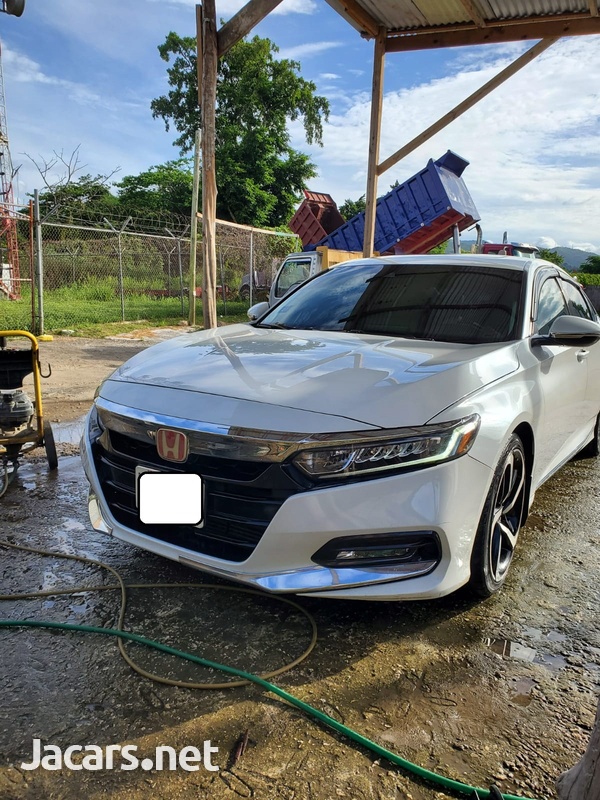 Honda Accord 2,0L 2018-1