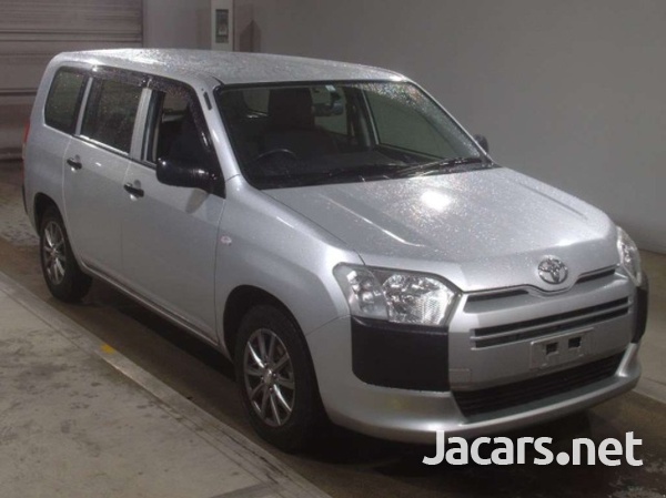 Toyota Probox 1,5L 2017-1