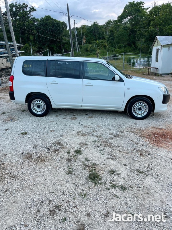 Toyota Probox 1,5L 2016-2