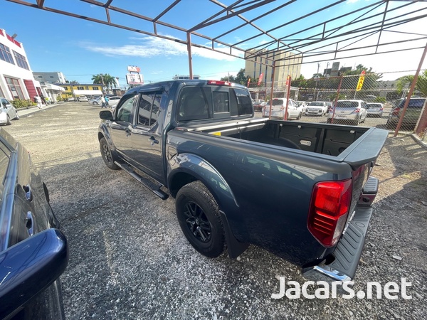 Nissan Frontier 4,0L 2019-6