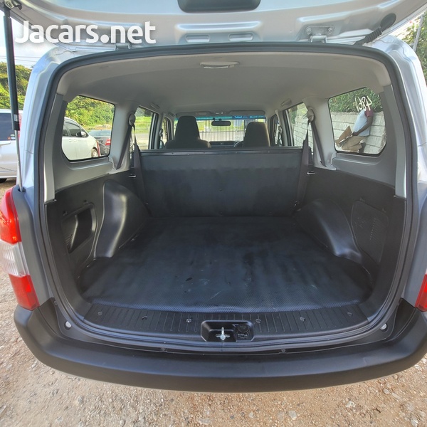 Toyota Probox 1,5L 2016-8