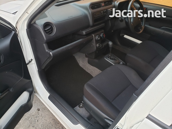 Toyota Probox 1,3L 2017-4