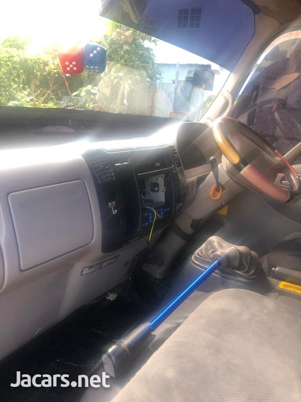 2010 Hino Dutro Truck-8