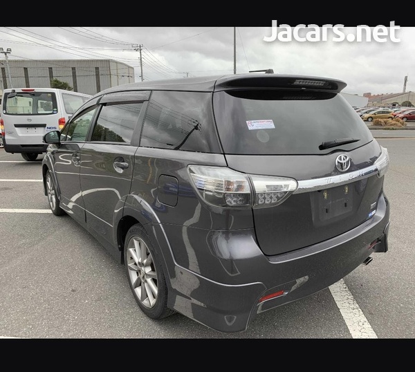 Toyota Wish 2,0L 2013-8