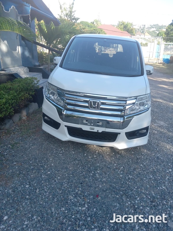 Honda Stepwgn 2,0L 2013-2