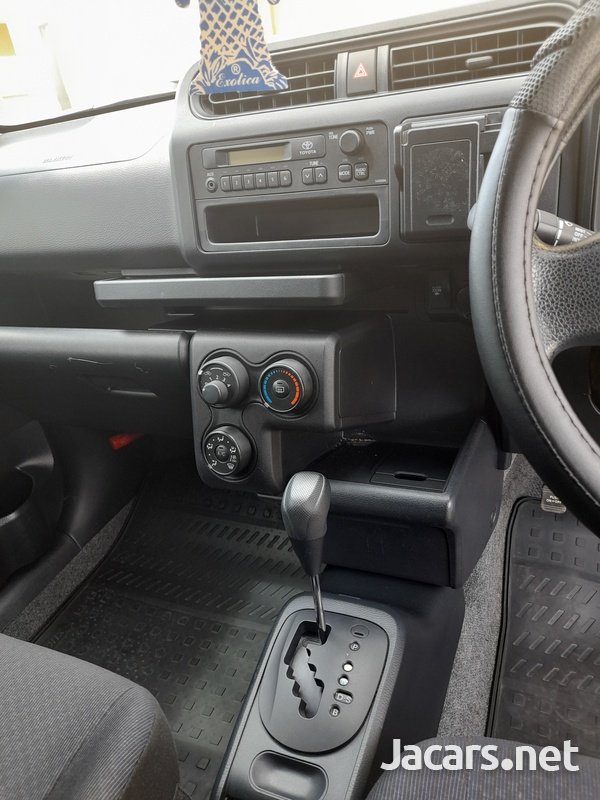 Toyota Succeed 1,5L 2016-5