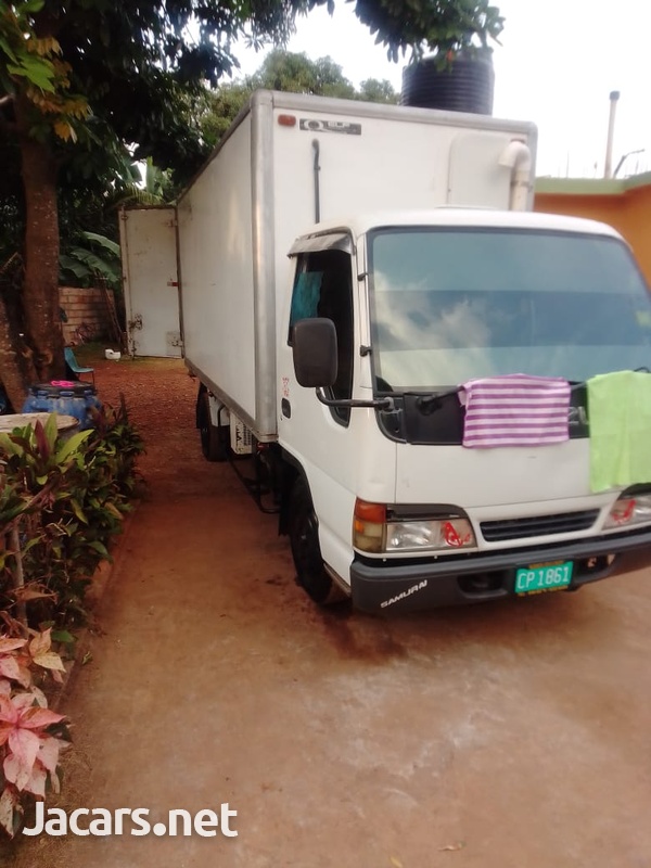 1999 Isuzu Truck-1