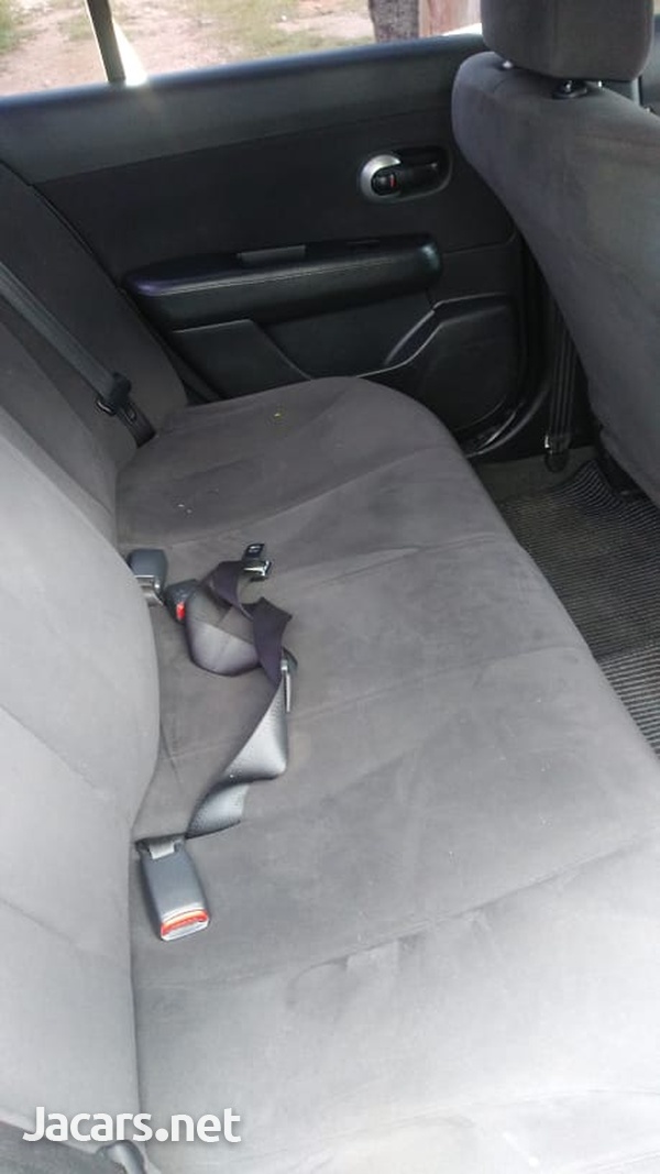 Nissan Tiida 1,5L 2012-8