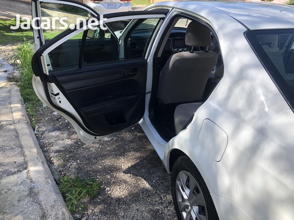 Toyota Axio 1,5L 2015-3