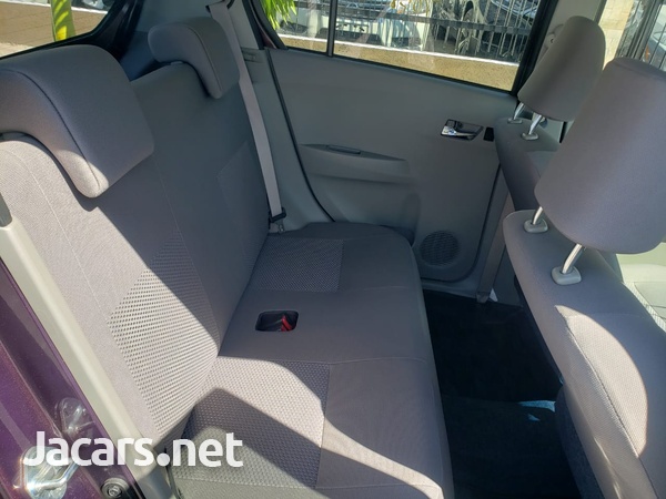Daihatsu MIRA 0,7L 2015-12