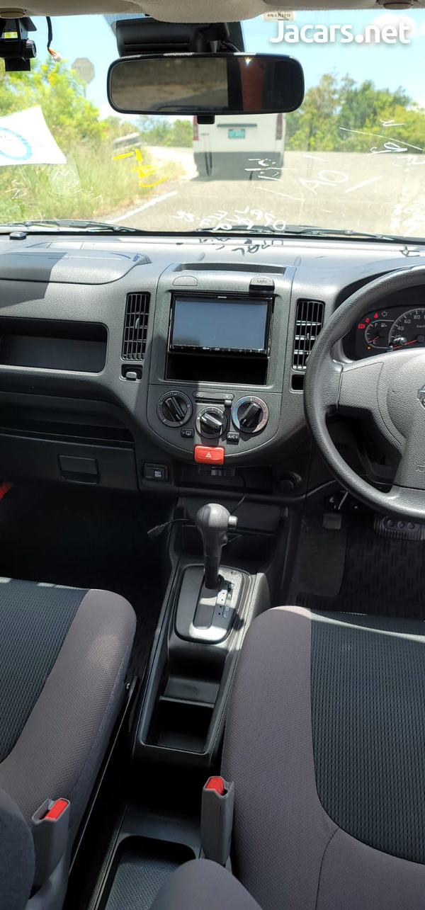 Nissan AD Wagon 1,5L 2017-13