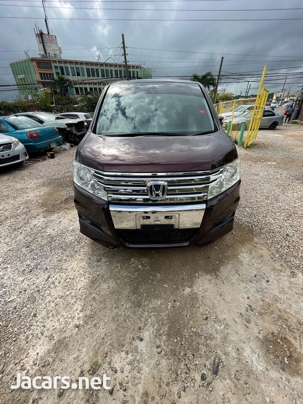 Honda Stepwgn Spada 2,0L 2010-1