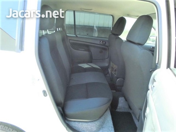 Toyota Probox 1,5L 2016-6