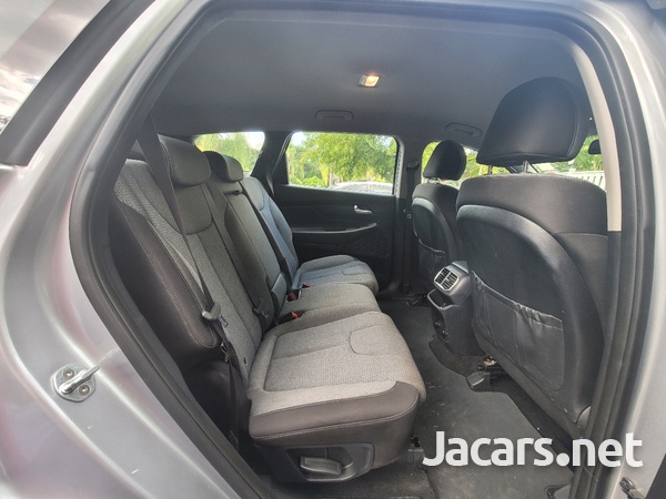 Hyundai Santa Fe 2,2L 2019-4