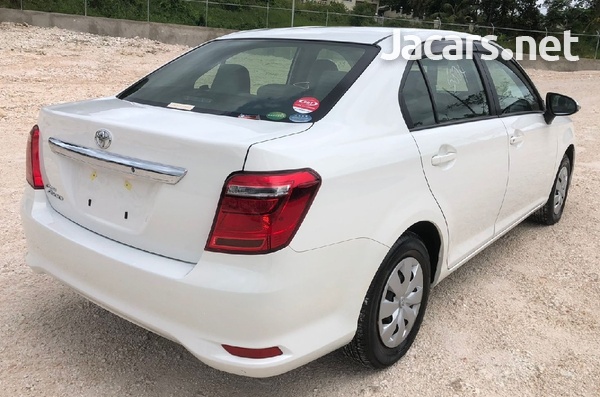Toyota Axio 2,0L 2017-10
