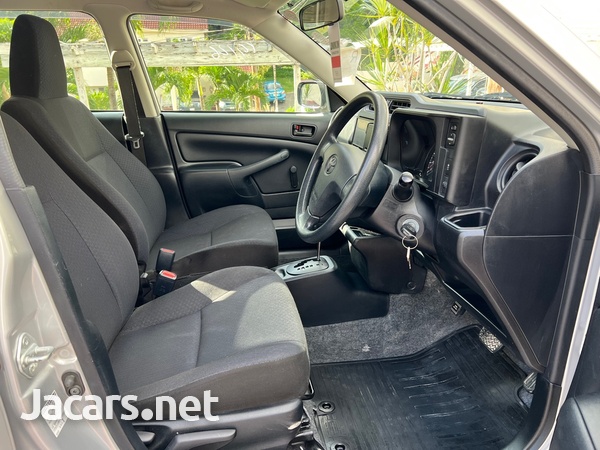 Toyota Probox 1,3L 2018-7