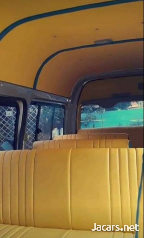 CUSTOM MADE BUS SEATS FOR TOYOTA HIACE,CARAVAN,COASTER.CONTACT 8762921460-6
