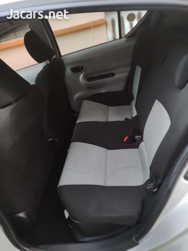 Toyota Aqua 1,5L 2012-5