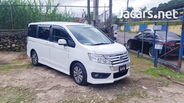 Honda Stepwgn Spada 2,0L 2013