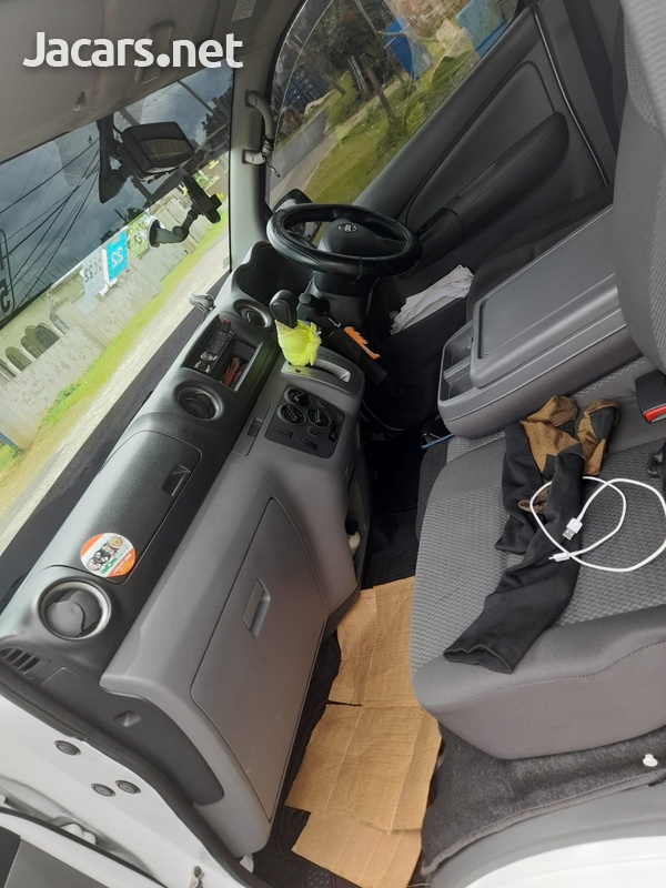 Nissan NV 3500 2,5L 2015-3