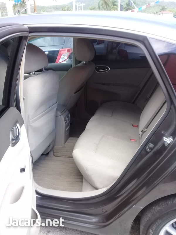 Nissan Sylphy 1,8L 2014-6