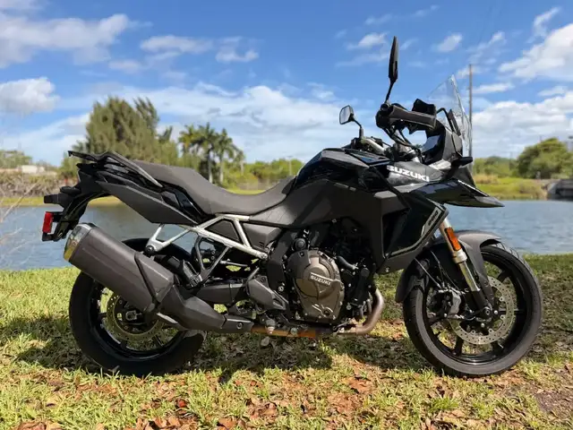 2024 Suzuki V-Strom 800, Clarendon