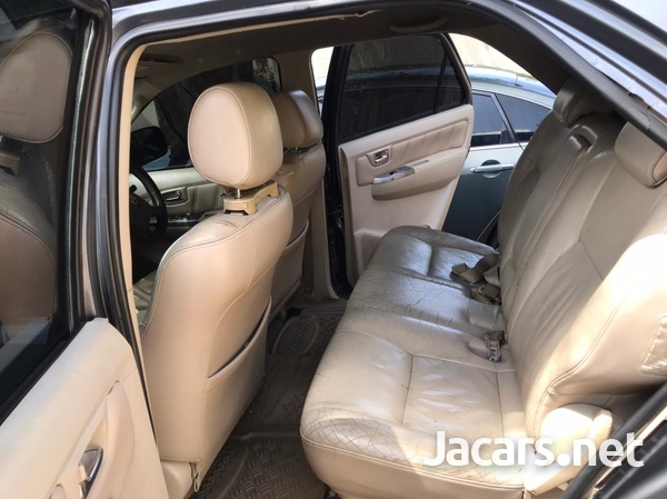 Toyota Fortuner 2,7L 2006-5