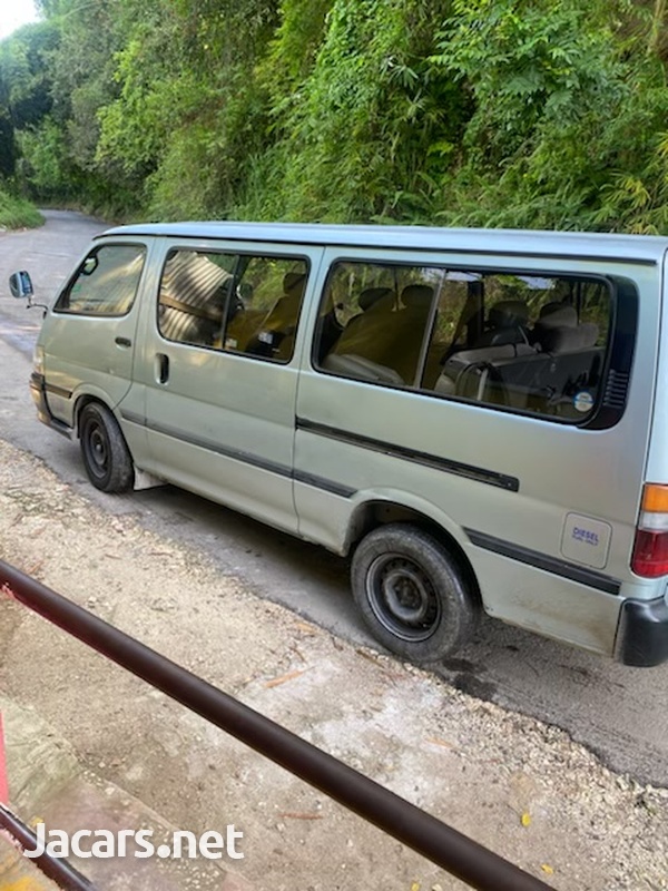 2000 Toyota Hiace-3
