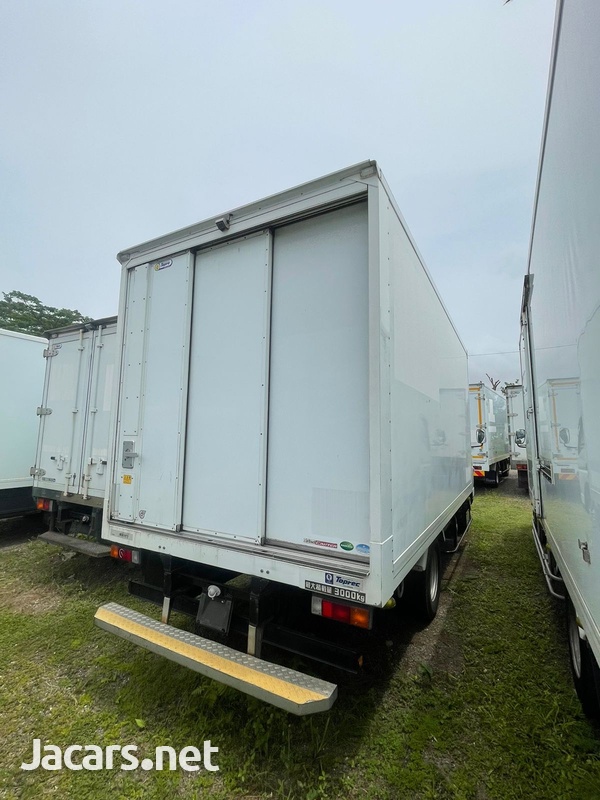 2015 Mitsubishi Canter-2