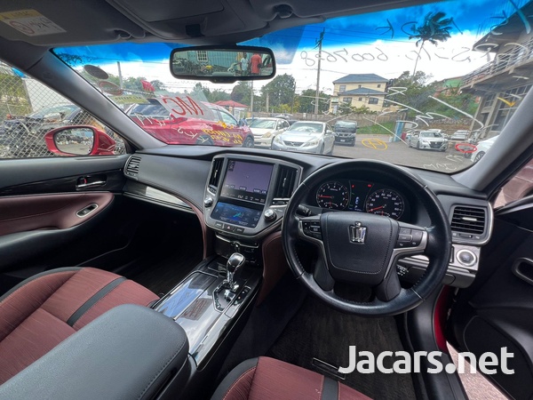 Toyota Crown 2,5L 2013-7