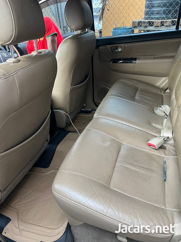 Toyota Fortuner 2,7L 2014-9