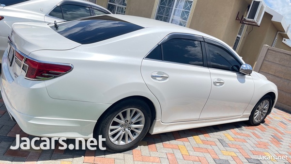 Toyota Mark X 2,5L 2013-3