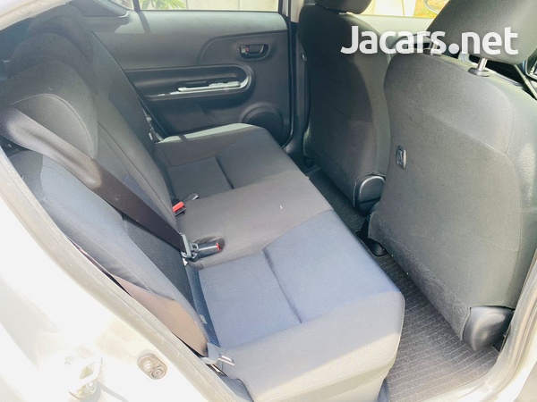 Toyota Aqua 1,5L 2017-5