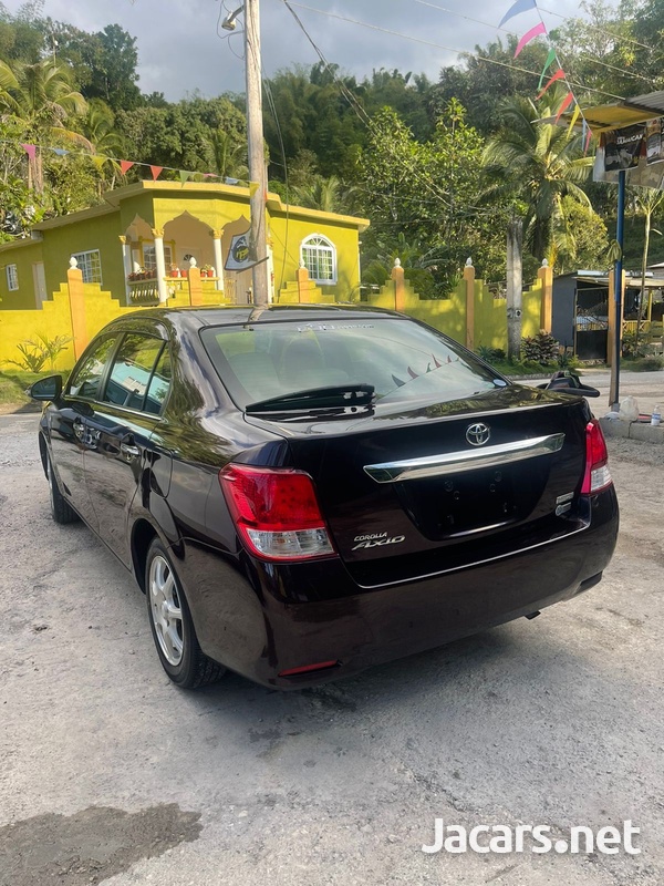 Toyota Axio 1,5L 2013-4