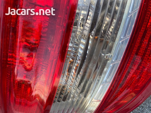 Mercedes Tail Light-4
