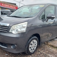 Toyota Noah 2,0L 2013 Toyota Noah 2,0L 2013